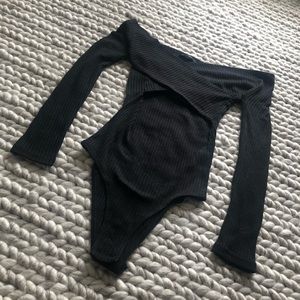 FINAL PRICE black off shoulder body suit